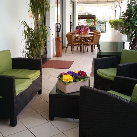 רימיני Hotel Santini מראה חיצוני תמונה