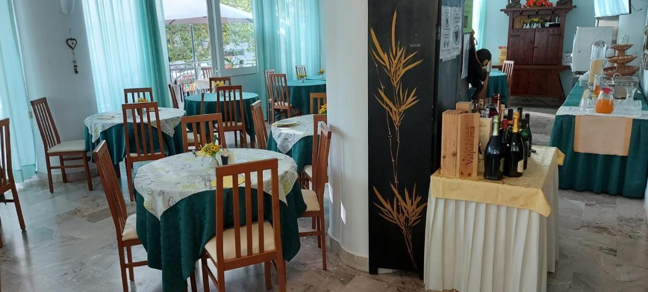 רימיני Hotel Santini מראה חיצוני תמונה
