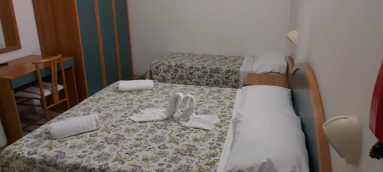 רימיני Hotel Santini מראה חיצוני תמונה