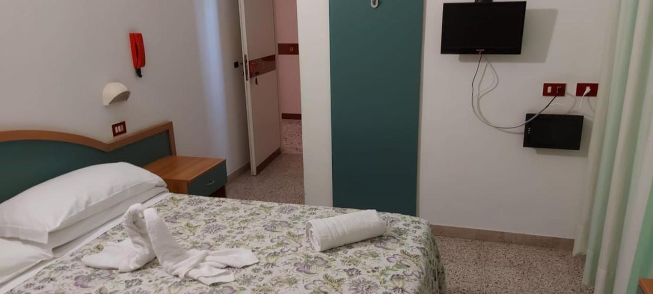רימיני Hotel Santini מראה חיצוני תמונה