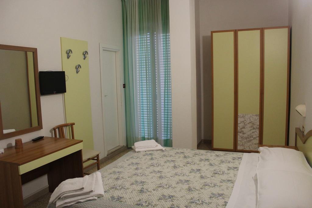 רימיני Hotel Santini מראה חיצוני תמונה